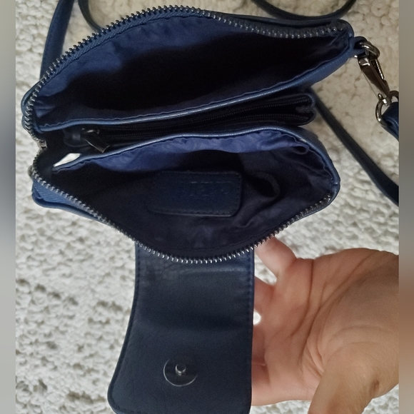 Charming Charlie Crossbody Bag - Picture 6 of 9